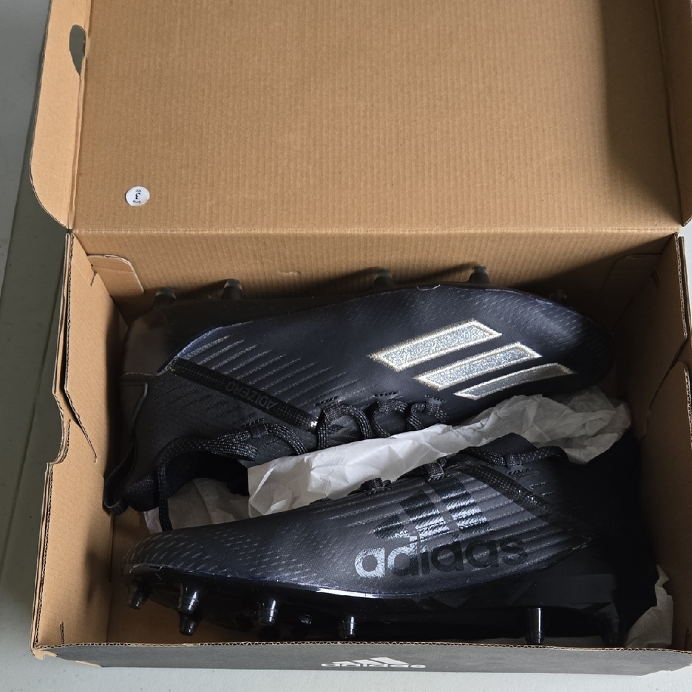 Adidas Men's Black and Silver Football Cleats